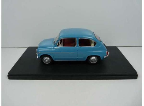 Fiat 600D blau